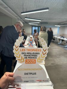 Trophée de meilleure franchise reçu par dietplus pour son accompagnement auprès de ses franchisés
