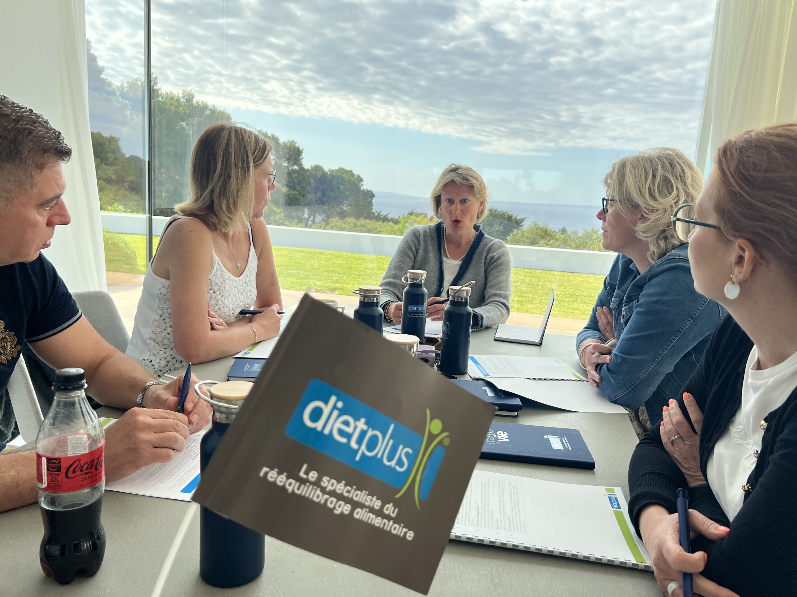 Les coachs du G4 de dietplus sélectionnent les propositions du réseau de franchisés.