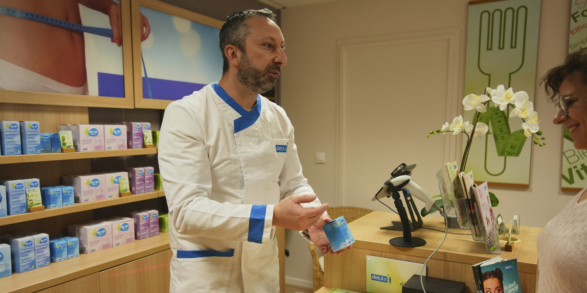 Un coach dietplus dans son centre.