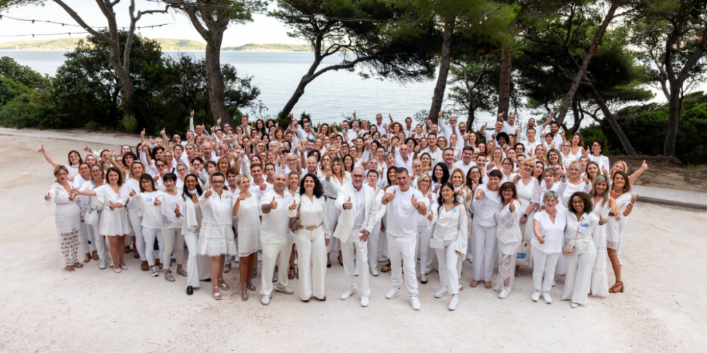 Le réseau de franchisés dietplus lors de sa convention annuelle 2025.