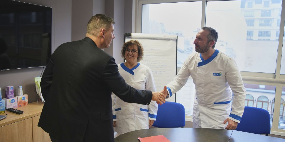 Des franchisés heureux d’avoir lancé leur entreprise.